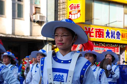 圖6：國小老師黃麗娥表示，修煉後遇到事情會先向內找