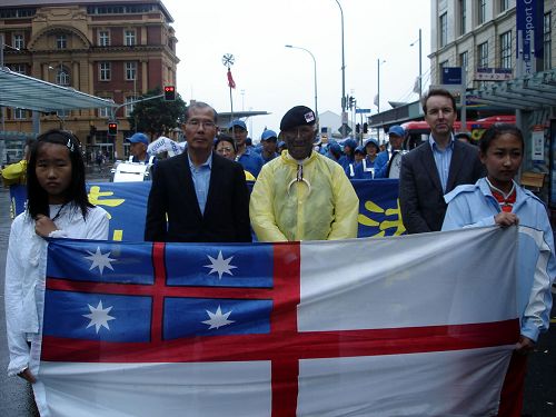 Amato酋長在二零零九年二月二十三日，參加法輪功學員在奧克蘭商業中心皇后街遊行