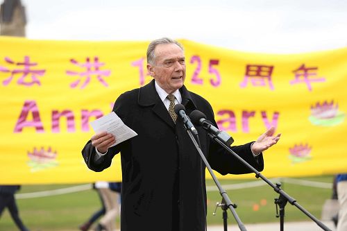 '圖7：國會議員Peter Kent先生在集會上發言'