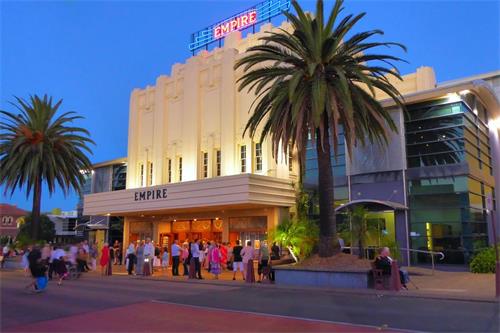 '圖3：圖文巴帝國劇院（Empire Theatre）外景'