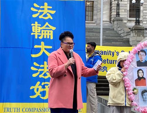 '圖10：工黨國會議員路易莎﹒哈瑞茹阿發表演講。'