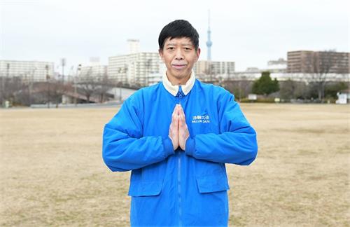 '圖4：日本法輪功學員李凱給法輪功創始人李洪志大師拜年。'
