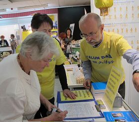 '波蘭民眾簽名譴責中共迫害法輪功'