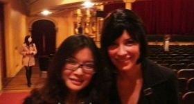 '著名好萊塢影星伊萬傑琳﹒莉莉（Evangeline Lilly）觀看神韻晚會後，對演出讚不絕口。'