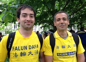 來自南美洲的約蘇斯（Jesus，右）和費得羅（Federilo，左）