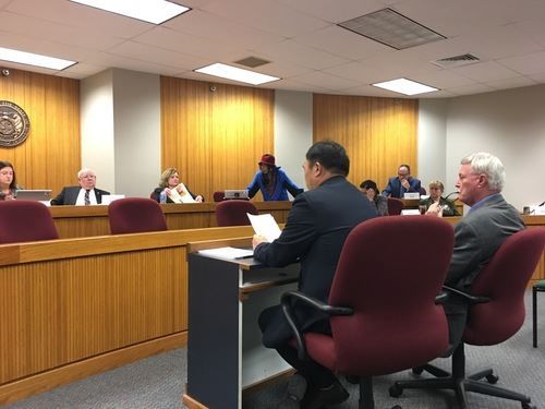 '圖2：耿颯博士在州議會國土安全委員會聽證會上發言'