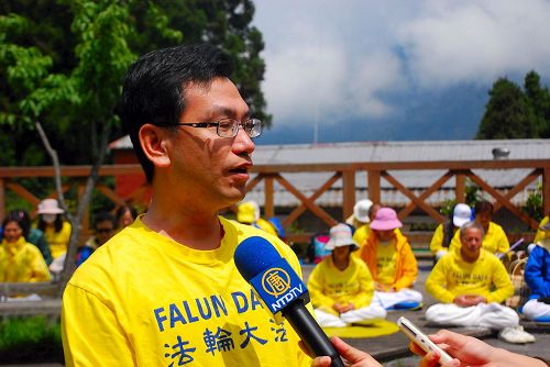 '圖5，在台灣飛天學校當主任的學員說，修煉後身體健康，人際關係也改善了'