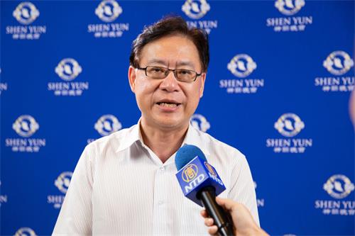 圖7：美和科技大學經營管理學院院長鐘紹熙讚揚神韻音樂，有神護佑，非人能及。