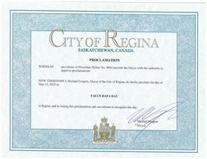 '圖3：薩斯喀徹溫省首府裏賈納市長Michael Fougere褒獎法輪大法。'