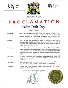 '圖9：安省奧裏利亞（Orillia）市長Steve Clarke並褒獎法輪大法。'