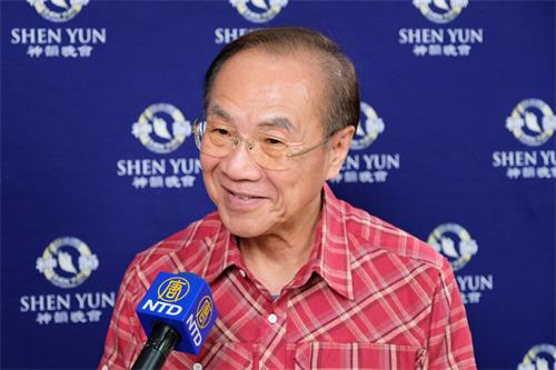 圖10：台灣知名且資深導演、導播葉東樺，四月二十日晚上在台中中山堂觀賞神韻演出。