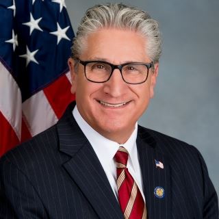 '紐約州參議員詹姆斯﹒特迪斯科（James N.Tedisco）'