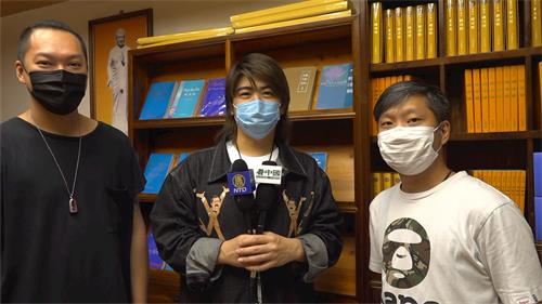 '圖6：香港明星阮民安（中），餐廳負責人李先生（左）和談先生（右）說：「我們三位在這裏祝李洪志師父中秋快樂、身體健康。」'