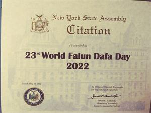 圖5：紐約州第七選區州眾議員傑瑞特﹒甘道夫(Jarett Gandolfo)發來褒獎祝賀第二十三屆世界法輪大法日
