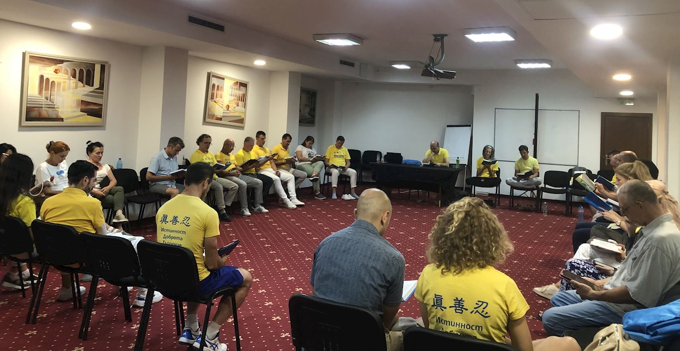 '圖16:學員們舉辦集體學法'