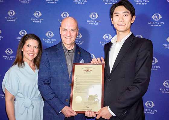 各國觀眾讚神韻藝術家勇氣非凡(下)